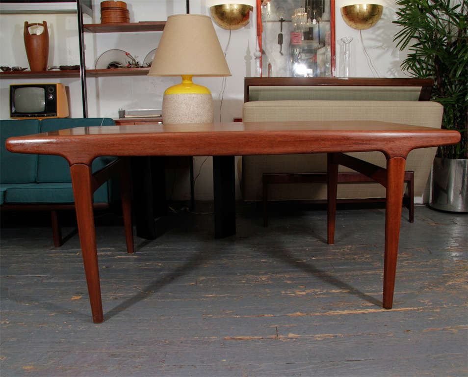 Danish Expandable Dining Table by Johannes Andersen In Good Condition In New York, NY